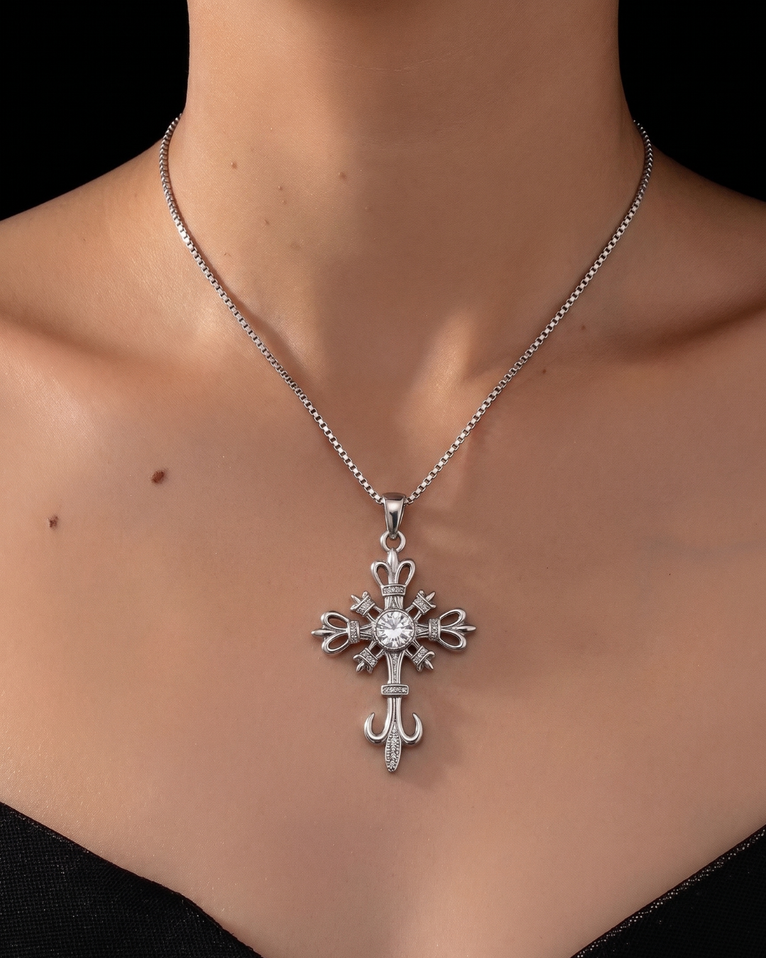 Reign Pendant with Chain